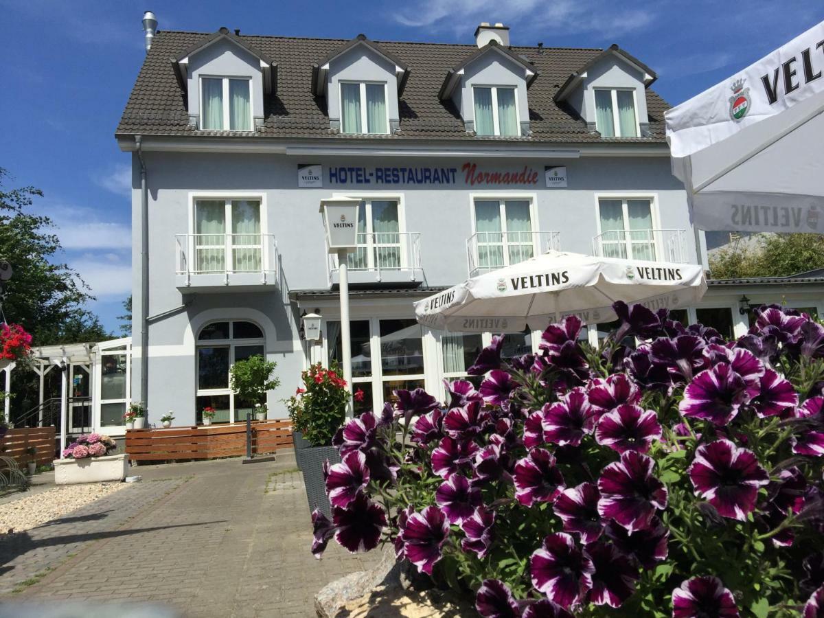 Hotel Restaurant Normandie Schildow Exteriör bild