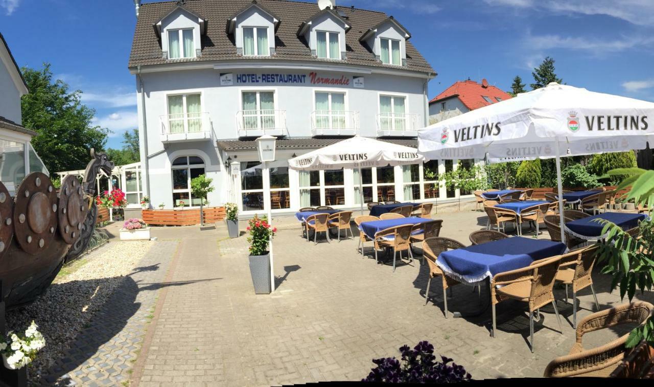 Hotel Restaurant Normandie Schildow Exteriör bild